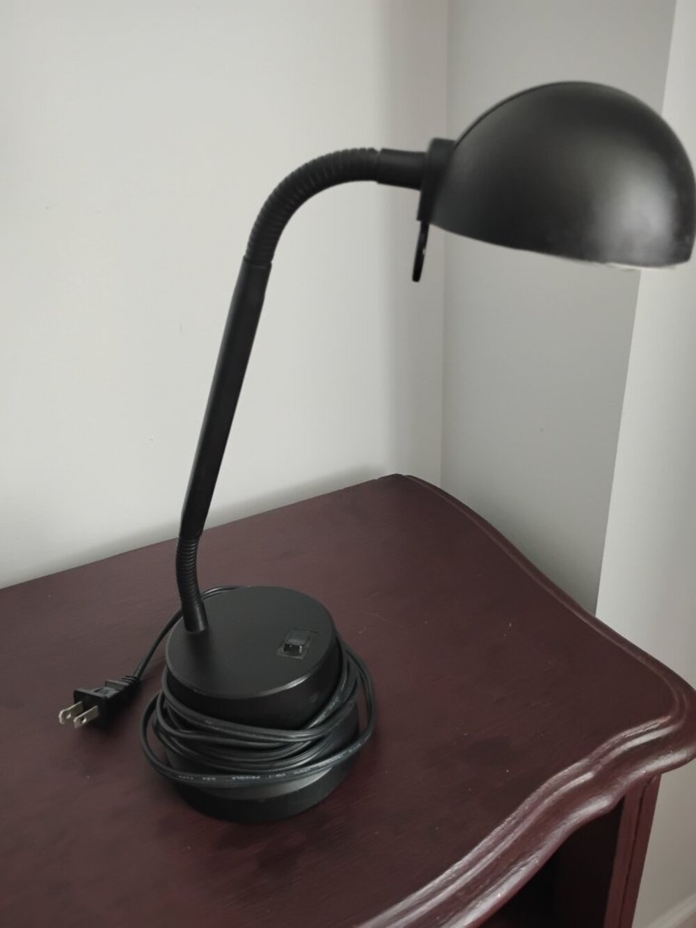 Black Halogen Desk Lamp — Adjustable Gooseneck, Model 4300